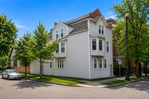 2925 N Damen Ave, Chicago, IL, 60618-8257 | Card Image