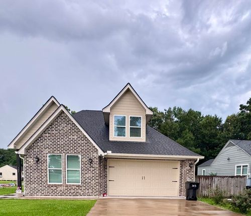 303 N 22nd St, Nederland, TX, 77627-5905 | Card Image