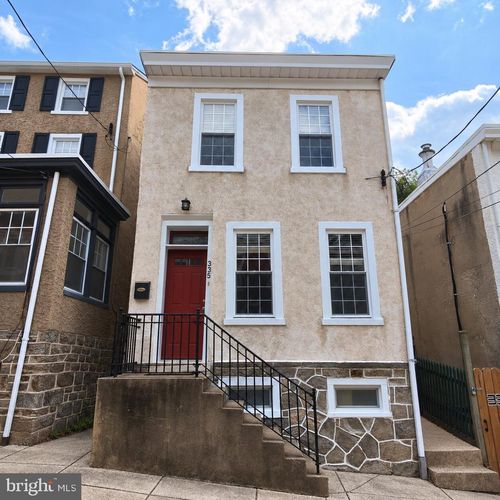 335 Carson St, PHILADELPHIA, PA, 19128-4804 | Card Image