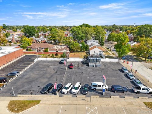 3017 Fort St, Wyandotte, MI, 48192-5311 | Card Image