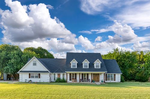 104 Fossil Ct, Springtown, TX, 76082-6626 | Card Image
