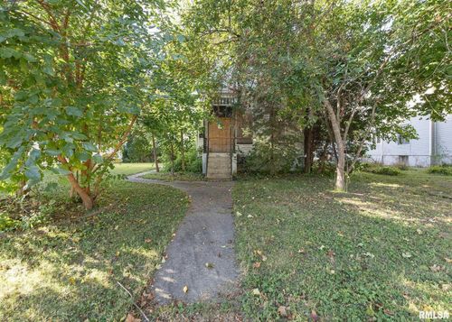 537 6th Ave S, Clinton, IA, 52732-4676 | Card Image