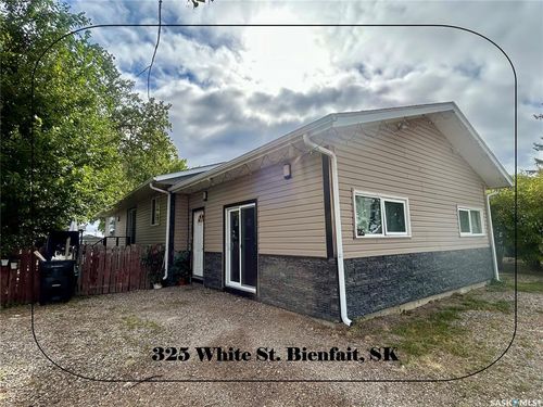 325 White St, Bienfait, SK, S0C0M0 | Card Image