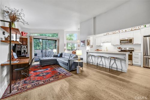 201-5805 Whitsett Ave, Valley Village, CA, 91607-3512 | Card Image