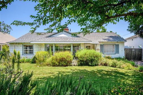 13617 Bassett St, Valley Glen, CA, 91405-4232 | Card Image