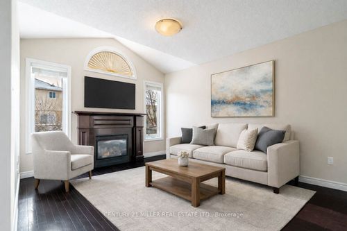 19 Henderson Dr, Guelph, ON, N1E0A1 | Card Image