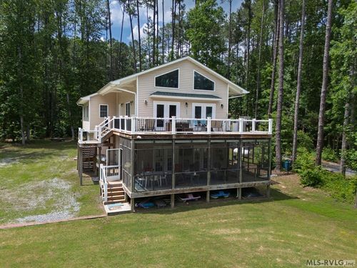 68 Country Club Dr, Gasburg, VA, 23857-2333 | Card Image