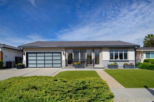 679 Faraone Dr, San Jose, CA, 95136-1812 | Card Image