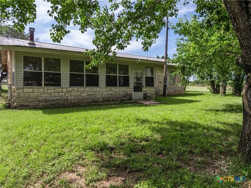 199 Apache Springs Rd, Briggs, TX, 78608-1014 | Card Image