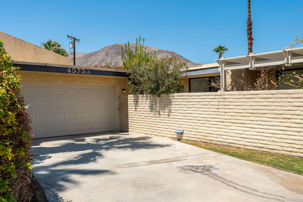 Residential in Palm Desert 2