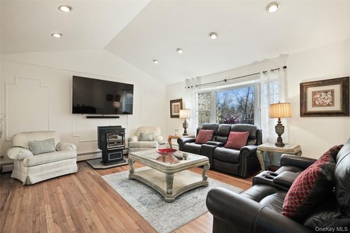 1356 Artis Road, Yorktown, NY, 10588 | Card Image