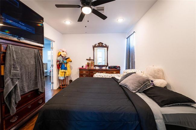 9305 Emnora Ln, House other with 2 bedrooms, 2 bathrooms and 1 parking in Houston TX | Image 26