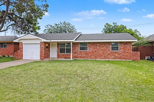 308 Arnold Ave, Moore, OK, 73160-2112 | Card Image