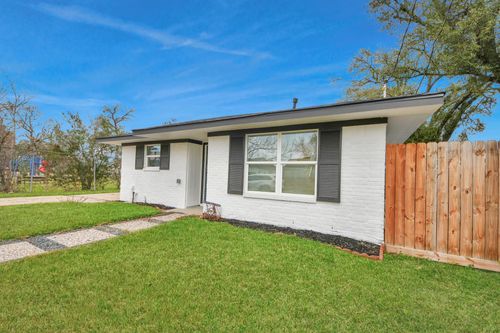 5115 Clay St, Houston, TX, 77023-2007 | Card Image