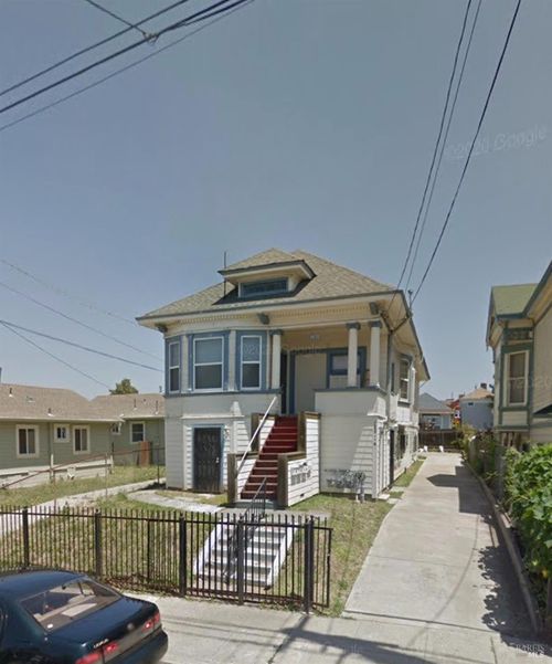 1832 Chestnut St, Oakland, CA, 94607-2940 | Card Image