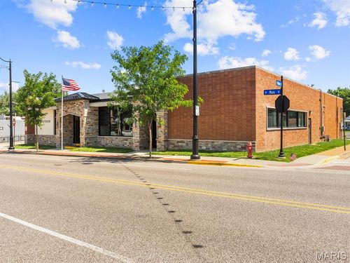 216 N Main St, Columbia, IL, 62236-1749 | Card Image