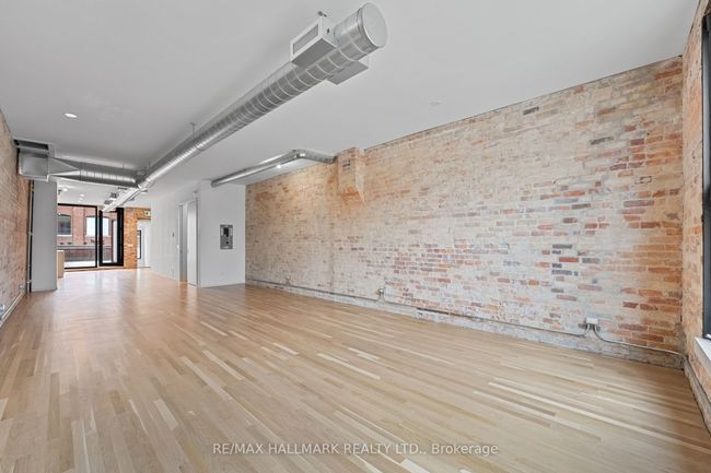 200 - 974 Queen St E, Home with 0 bedrooms, 1 bathrooms and null parking in Toronto ON | Image 7