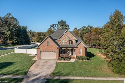 138 S Madera Dr, Mocksville, NC, 27028-4189 | Card Image