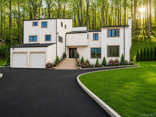 31 Byram Hill Rd, North Castle, NY, 10504-1505 | Card Image