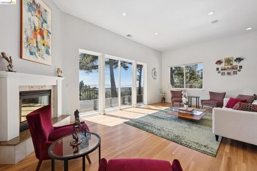6153 Girvin Dr, Oakland, CA, 94611-2444 | Card Image