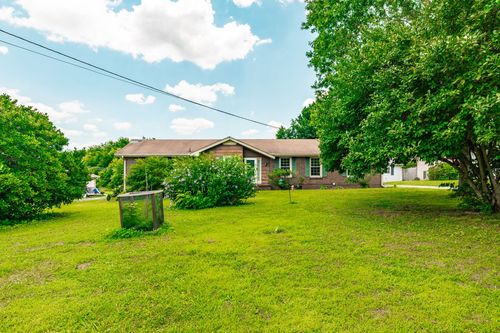 102 Lake Point Dr, Gallatin, TN, 37066-3827 | Card Image