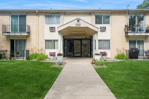 2i-9562 Park Ln, Des Plaines, IL, 60016-3981 | Card Image