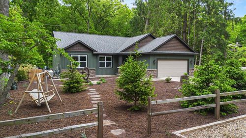 4067 Hillside Trl, New Buffalo, MI, 49117-9181 | Card Image