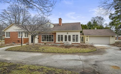7009 Wellauer Dr, Wauwatosa, WI, 53213-3734 | Card Image