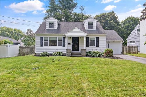 22 Bellewood Cir, Syracuse, NY, 13212-3202 | Card Image