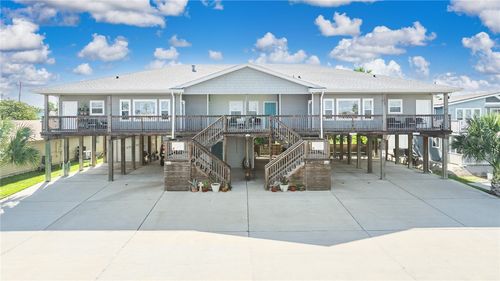 413 6th St, Port Aransas, TX, 78373-4311 | Card Image