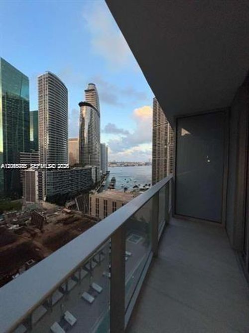 2004-77 Se 5th St, Miami, FL, 33131-2507 | Card Image