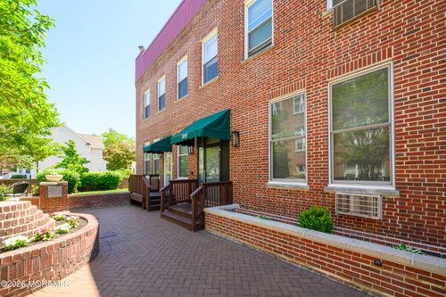 2ds-523 Trinity Pl, Westfield, NJ, 07090-3359 | Card Image