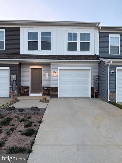 179 Olympus Rd, CHARLES TOWN, WV, 25414-6124 | Card Image