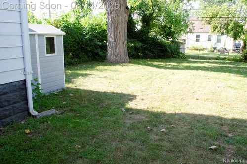 516 Orchard Ave, Hazel Park, MI, 48030-1380 | Card Image