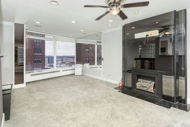 Living room with view of Jefferson Ave | Image 8