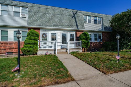2734-2734 Bay Ave, Ocean City, NJ, 08226-2150 | Card Image