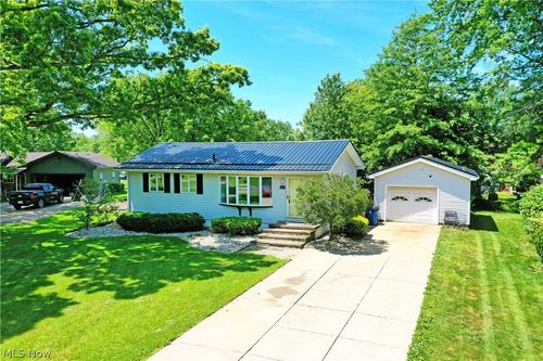 182 Shirley Ln Nw, Warren, OH, 44483-1356 | Card Image