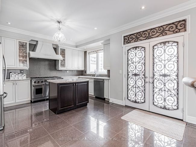 106 Disera Dr, Condo with 3 bedrooms, 3 bathrooms and 2 parking in Vaughan ON | Image 18