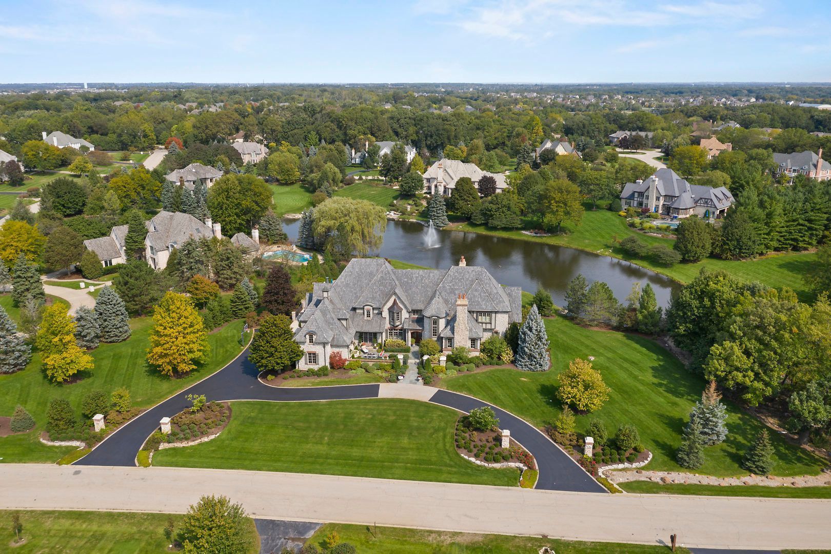 36w516 Hunters Gate Road, Sold in St. Charles Zoocasa