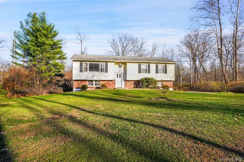 72 Harrigan Rd, East Fishkill, NY, 12533-5926 | Card Image