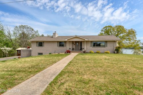 2001 Evergreen Cir, Lenoir City, TN, 37772-4517 | Card Image