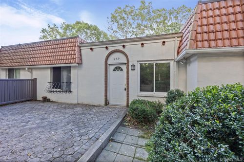 269-269 Brettonwoods Dr, Coram, NY, 11727 | Card Image