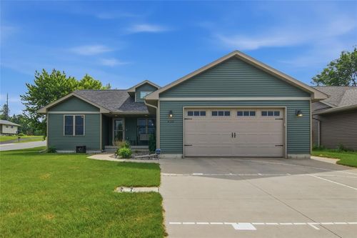 623 Autumn Dr, Altoona, WI, 54720-2247 | Card Image