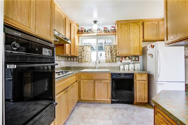 8840 La Vine St, House other with 4 bedrooms, 2 bathrooms and 4 parking in Rancho Cucamonga CA | Image 9