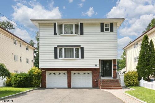 29 Leliarts Ln, Elmwood Park, NJ, 07407-3201 | Card Image
