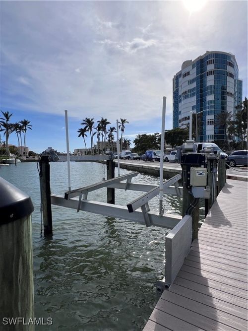 1-4090 Gulf Shore Blvd N #1 Gulf Shore Blvd N, NAPLES, FL, 34103-2212 | Card Image