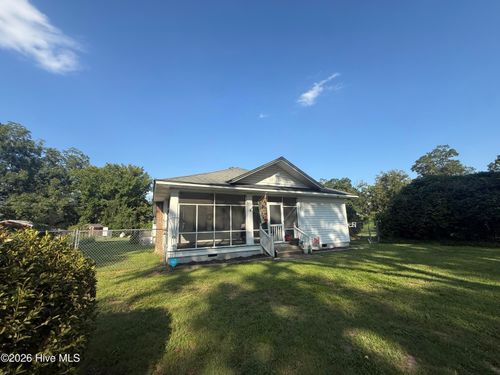 136 Maple St, Whiteville, NC, 28472 | Card Image