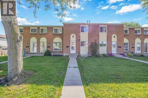 38-27 Turner Dr, Sarnia, ON, N7S4R9 | Card Image