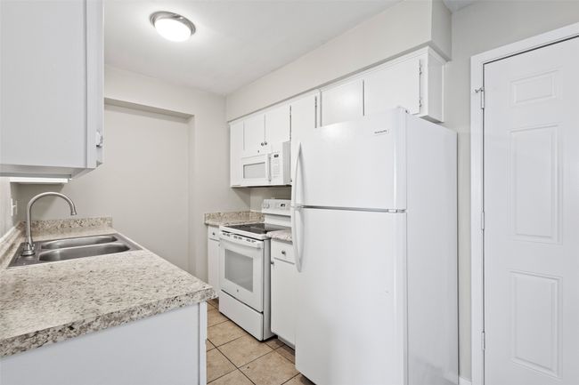 APT-6 - 1905 W Morton St, House other with 3 bedrooms, 2 bathrooms and null parking in Denison TX | Image 13