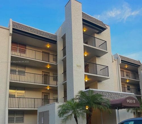 apt-210-9420 Poinciana Pl, Davie, FL, 33324-4841 | Card Image